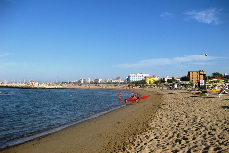 Itálie Rimini pláž Atlantika
