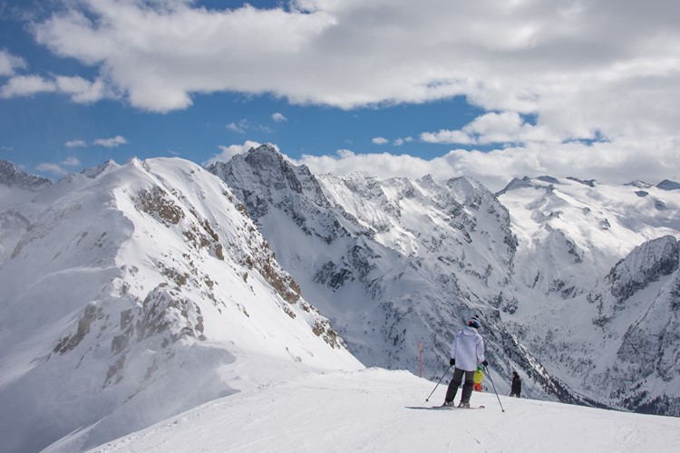 Winter_ski_slope_PassoTonale_Alpino_Icaro_DSC4179