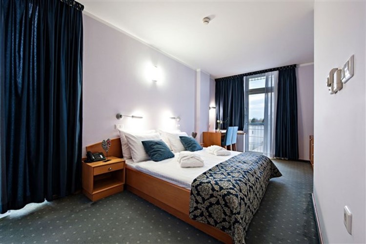 slovinsko_radenci_hotel_izvir_double_room_01