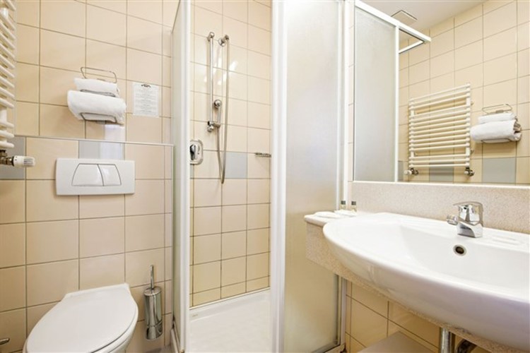 slovinsko_radenci_hotel_izvir_double_room_03