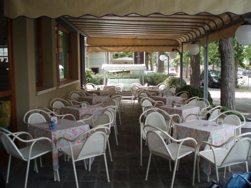 Itálie Rimini hotel Del Vecchio zahrádka Atlantika