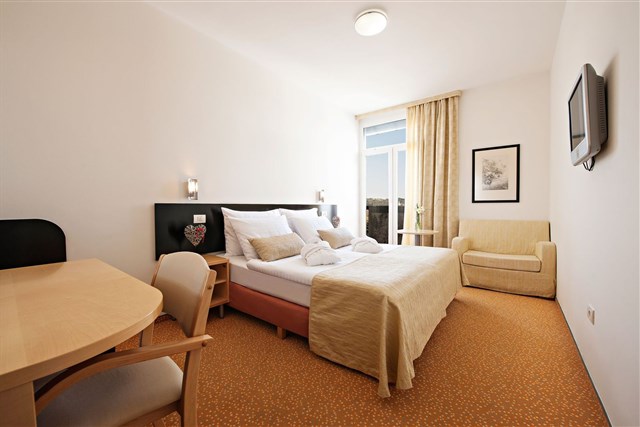 slovinsko_radenci_hotel_radin_double_room_01