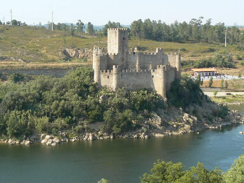 hrad Almourol 